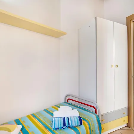 Flat Near The Sea With Air Conditioning And Patio Reitani