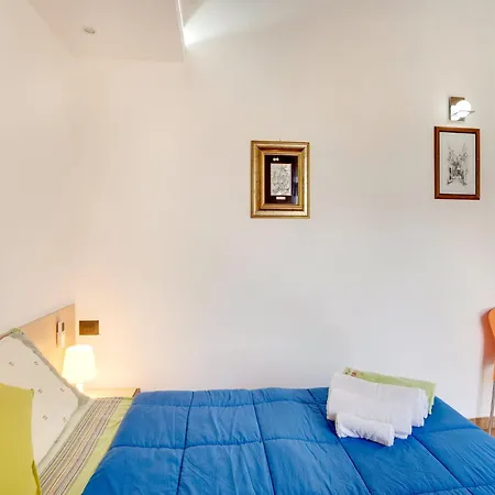 Apartment Flat Near The Sea With Air Conditioning And Patio *