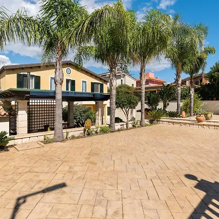 Flat Near The Sea With Air Conditioning And Patio Apartment