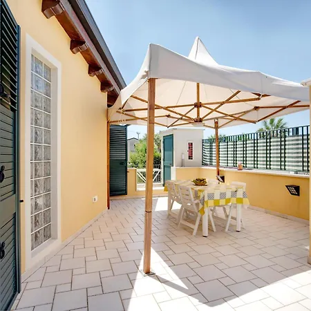 Apartment Flat Near The Sea With Air Conditioning And Patio Reitani