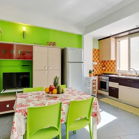 Flat Near The Sea With Air Conditioning And Patio Apartment