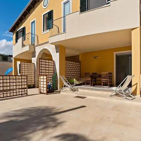 Flat Near The Sea With Air Conditioning And Patio Apartment *