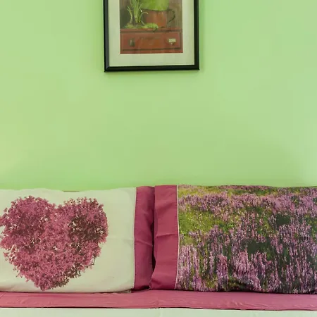 Flat Near The Sea With Air Conditioning And Patio