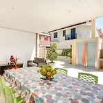 Flat Near The Sea With Air Conditioning And Patio Reitani
