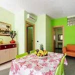 Apartment Flat Near The Sea With Air Conditioning And Patio Reitani