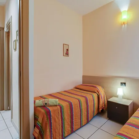 Flat Near The Sea With Air Conditioning And Patio Reitani