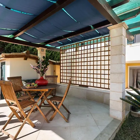 Flat Near The Sea With Air Conditioning And Patio Apartament Reitani