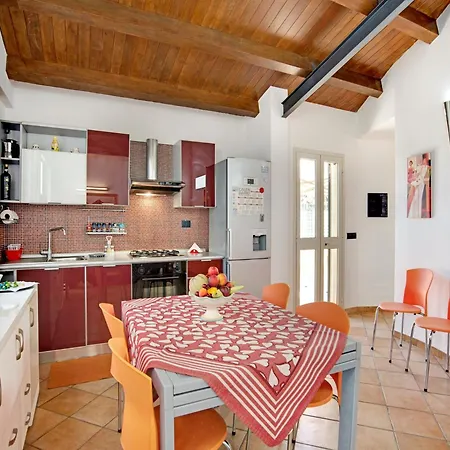 Flat Near The Sea With Air Conditioning And Patio Reitani