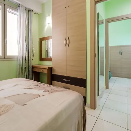 Flat Near The Sea With Air Conditioning And Patio * Reitani
