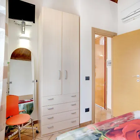 Flat Near The Sea With Air Conditioning And Patio