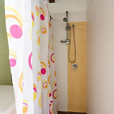 Appartamento Flat Near The Sea With Air Conditioning And Patio Reitani