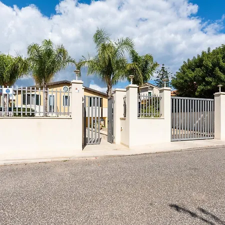 Appartamento Flat Near The Sea With Air Conditioning And Patio