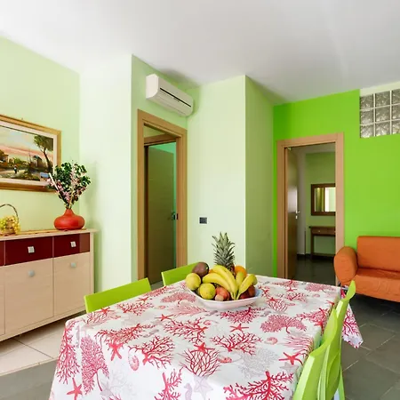 Appartamento Flat Near The Sea With Air Conditioning And Patio Reitani